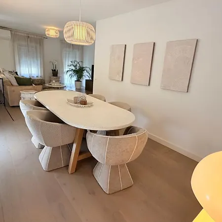 Townhouse In The Heart Of Historic Center, 5 Minutes Walk From The بيت للعطل كاسكايس