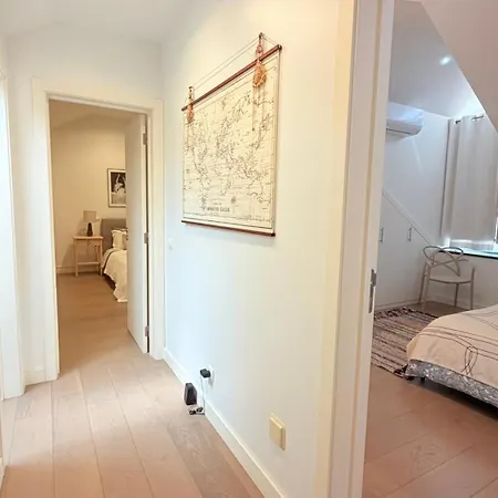 Townhouse In The Heart Of Historic Center, 5 Minutes Walk From The Cascais