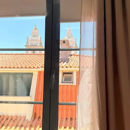 Townhouse In The Heart Of Historic Center, 5 Minutes Walk From The بيت للعطل كاسكايس