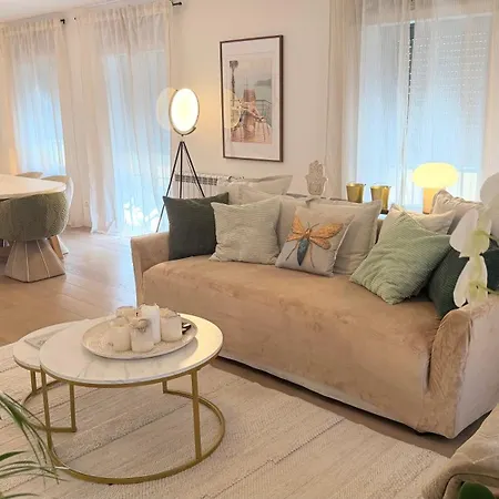بيت للعطل Townhouse In The Heart Of Historic Center, 5 Minutes Walk From The