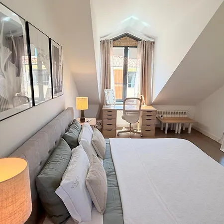 Townhouse In The Heart Of Historic Center, 5 Minutes Walk From The * كاسكايس